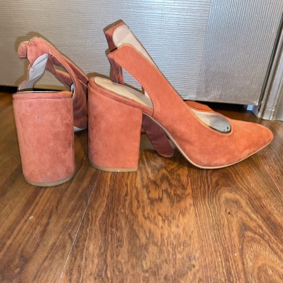 H&M brand shoe: beautiful burnt orange faux suede lace up chunky heels - Picture 3 of 3